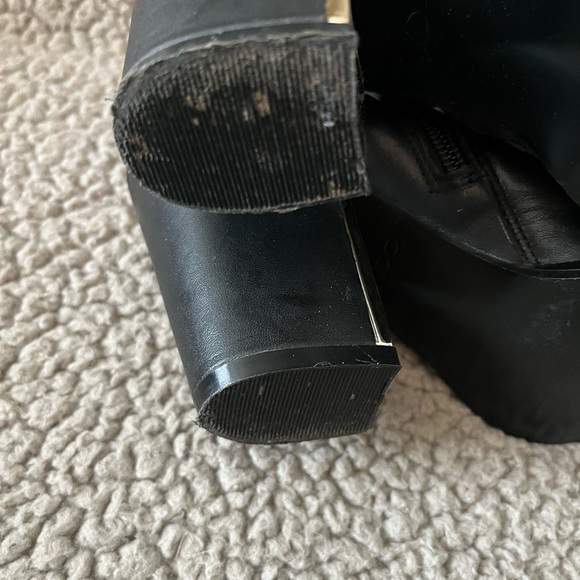 Size 6 Aldo boots - Picture 9 of 9